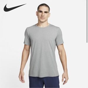 Nike Yoga Dri-Fit Men’s Tee size medium